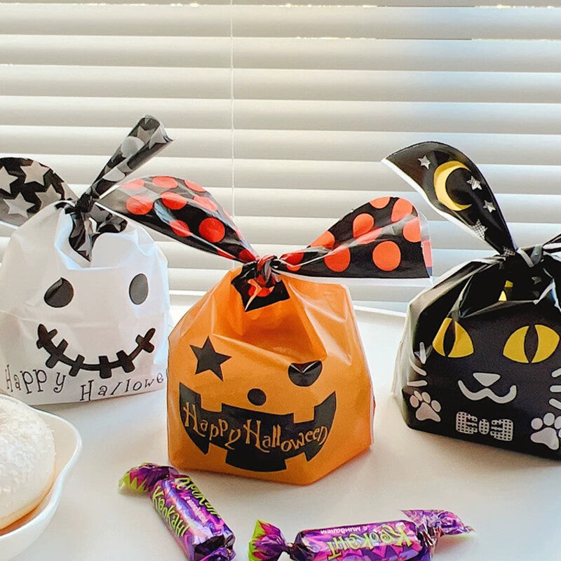 [gallery] Halloween treat bags in ghost, pumpkin, and black cat designs with bunny-ear tops